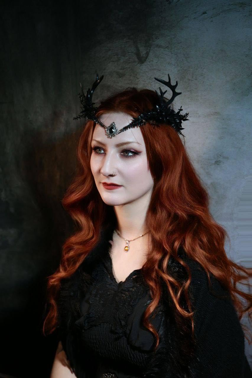 MOSTORY Handmade Gothic Elven Crown with Deer Horns Black Fairy Flower Headpiece Medieval Antler Hair Wreath Elf Cosplay Headband for Women Girls Wedding Bridal Renaissance Fair Halloween