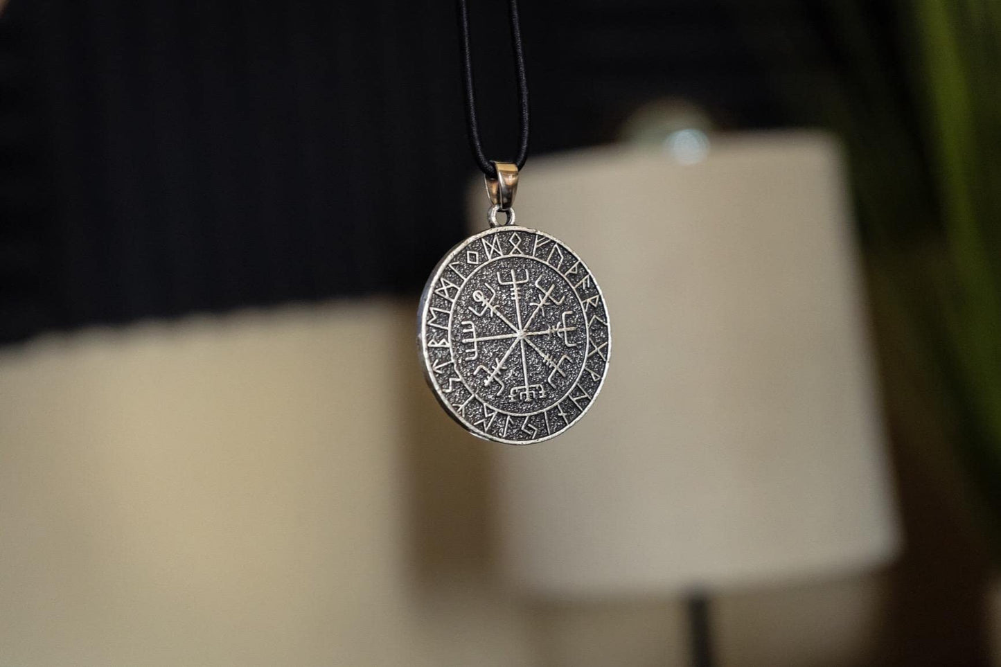 LANGHONG 1PCS Norse Viking Necklace For Men Compass Vegvisir Necklace Original Talisman Jewelry Antique Silver